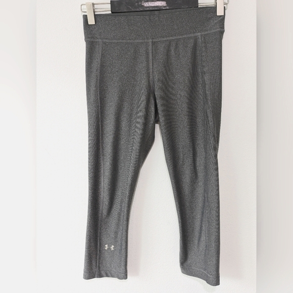 Womens Medium M Under Armour HeatGear Cropped Capri Pants Gym Yoga Gray - Picture 1 of 7